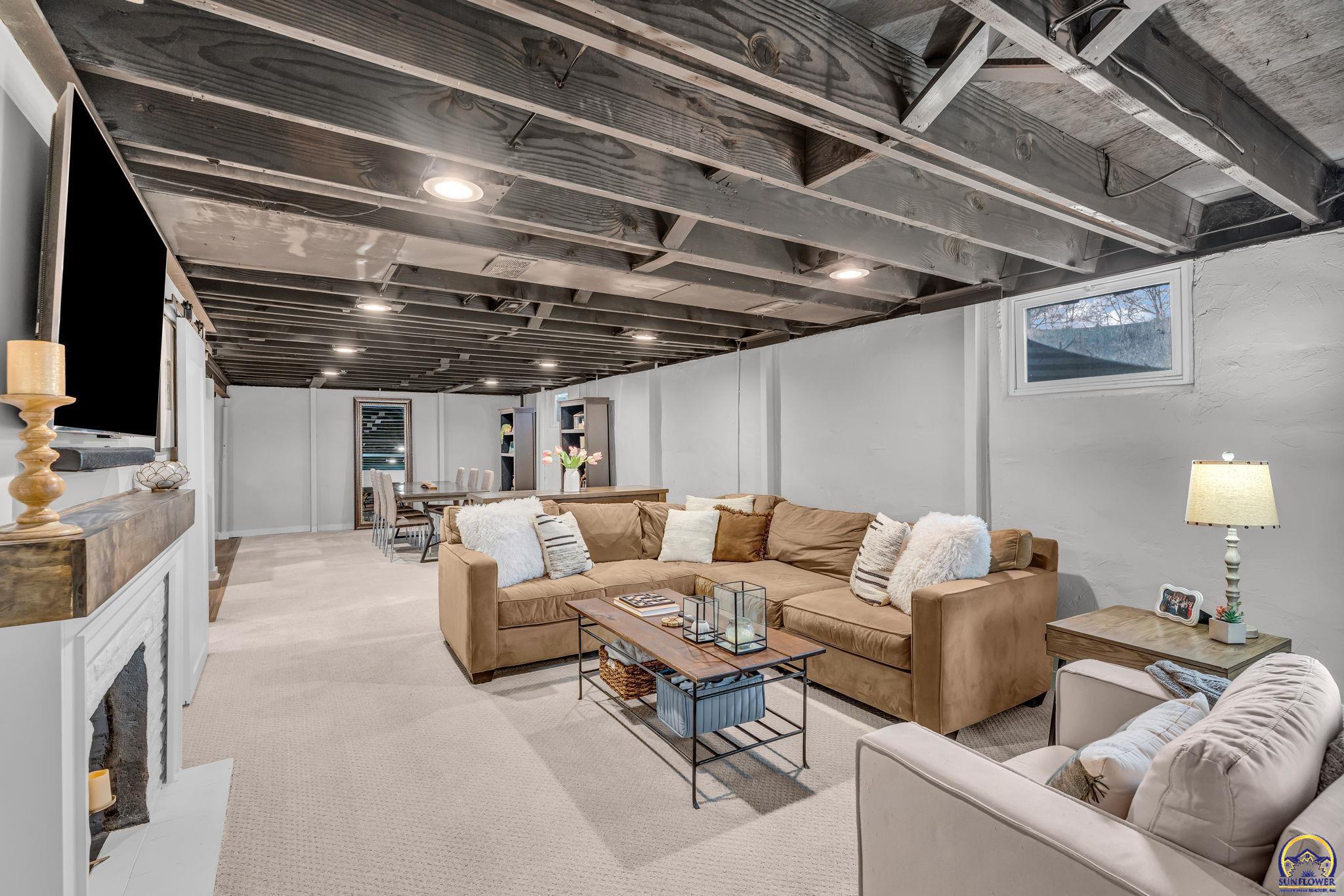 7609 Russell Street Prairie Village, KS 66208 - Photo 27 of 43