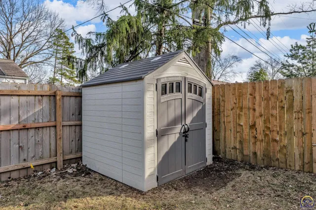 $479,900 | 7609 Russell Street, Prairie Village, KS 66208