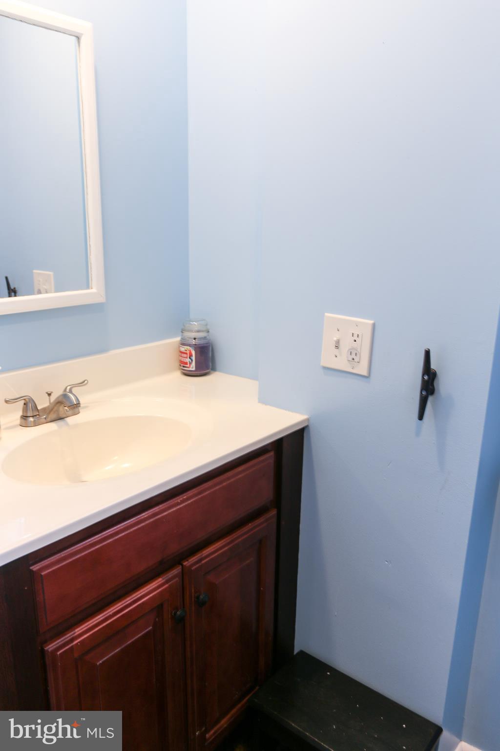 2627 Georgetown Road Baltimore, MD 21230 - Photo 15 of 26 Full bath on main level