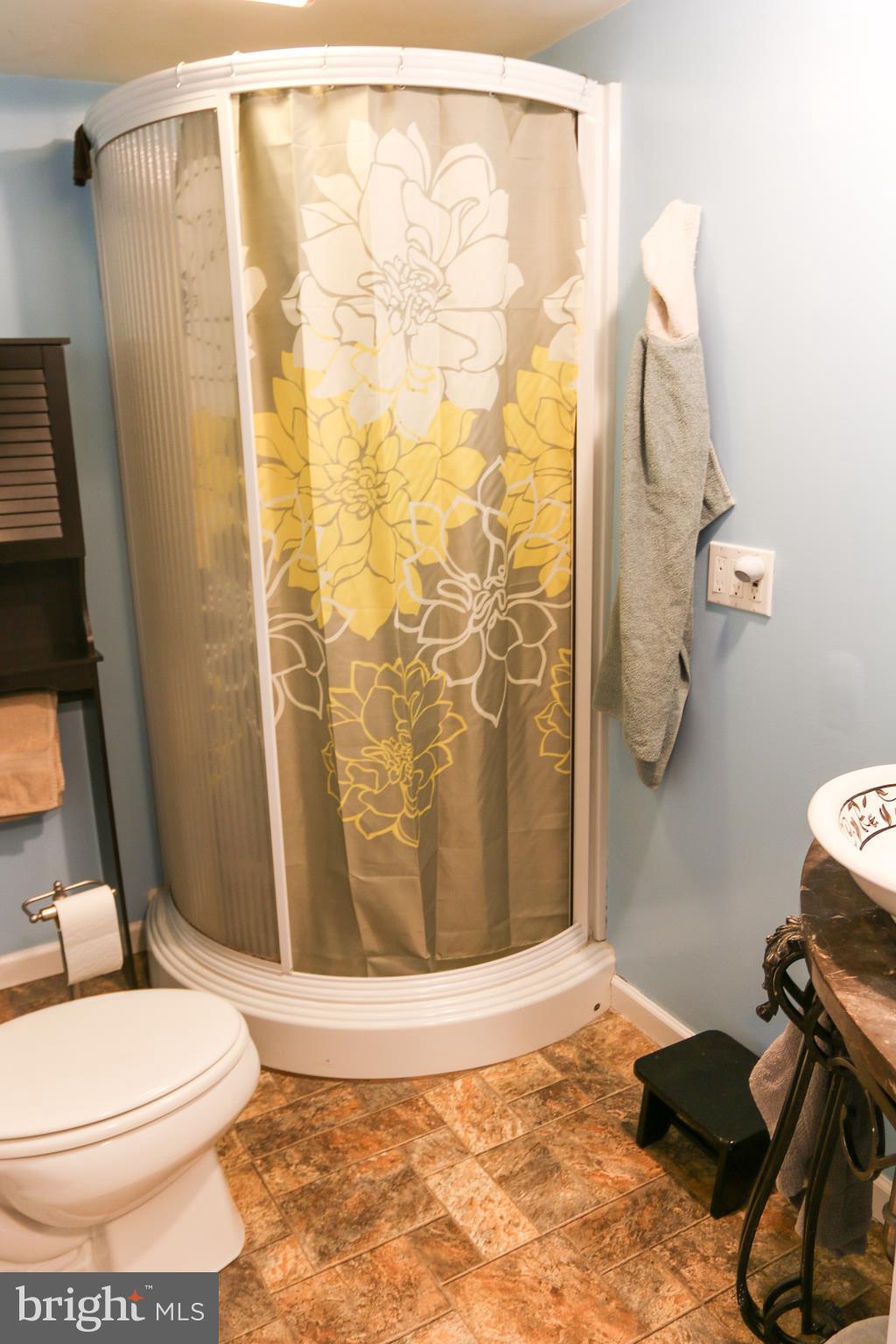 2627 Georgetown Road Baltimore, MD 21230 - Photo 16 of 26 Full bath on upper 1 level