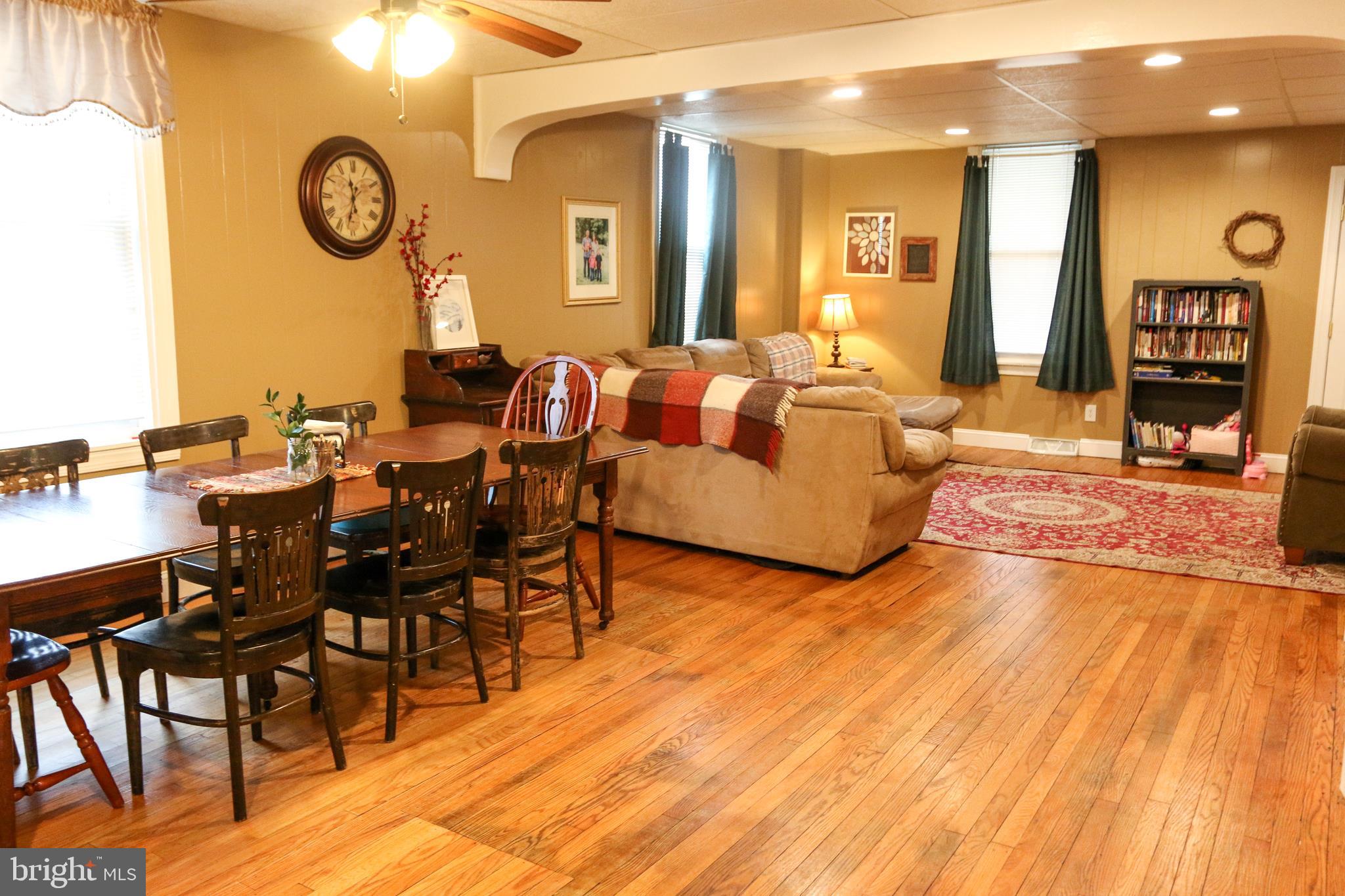 2627 Georgetown Road Baltimore, MD 21230 - Photo 2 of 26 Dining room-living room