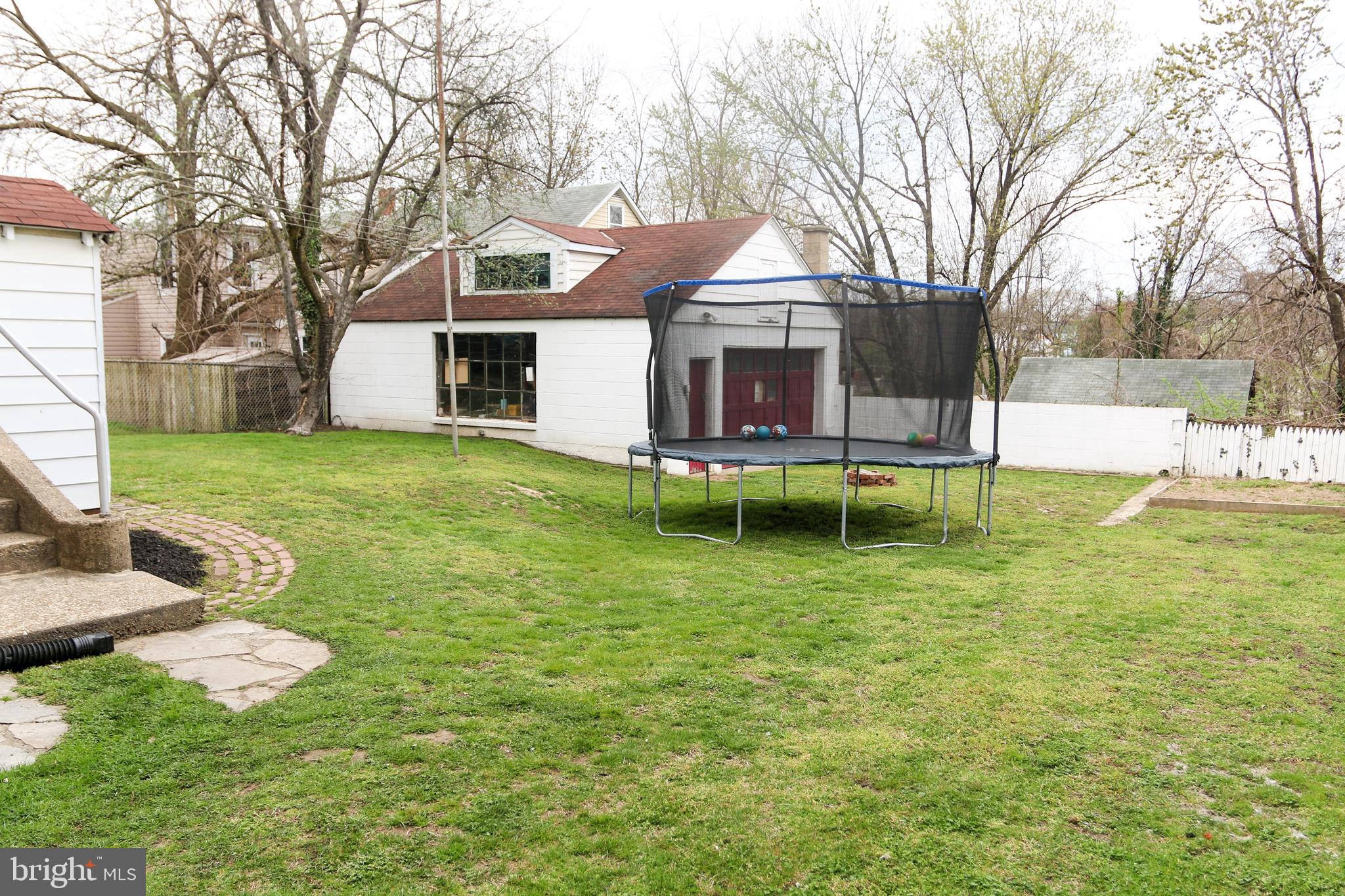 2627 Georgetown Road Baltimore, MD 21230 - Photo 23 of 26 Backyard