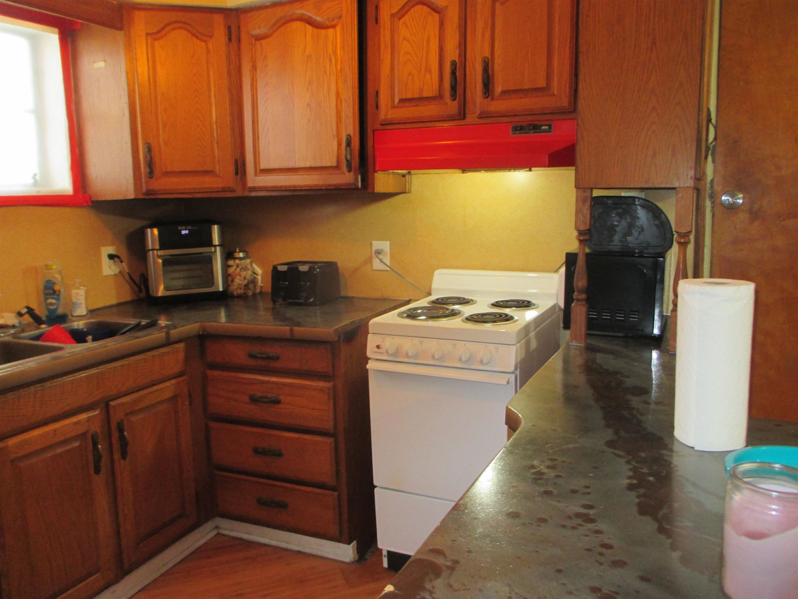 3468 North Linden Road Flint, MI 48504 - Photo 3 of 23 50097328-3.JPG