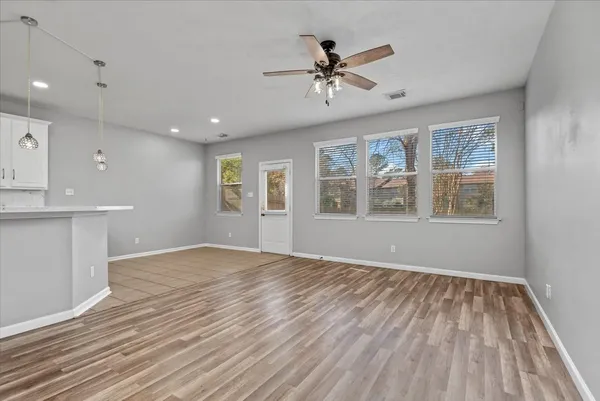 $279,900 | 71 Summer Haze Circle, The Woodlands, TX 77382