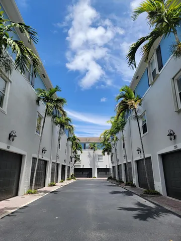 $4,000 | 332 Atlantic Grove Way, Delray Beach, FL 33444