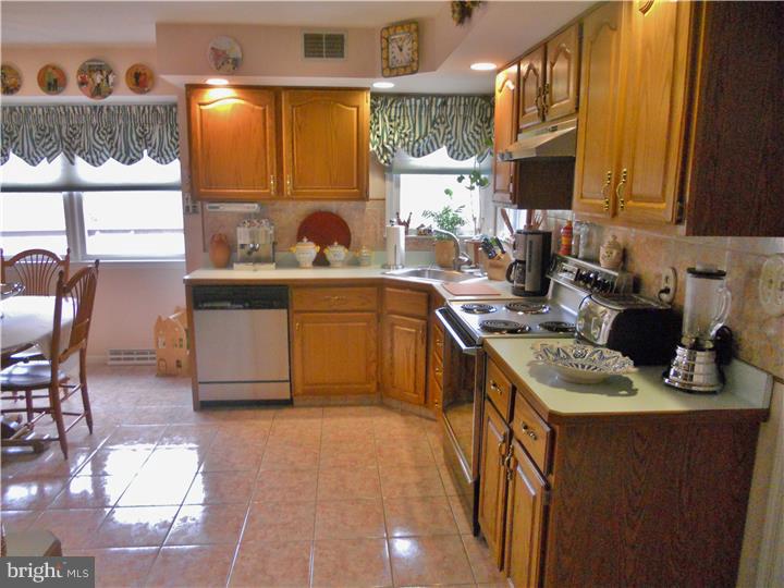 23 Ravine Road Trenton, NJ 08628 - Photo 7 of 24 Kitchen