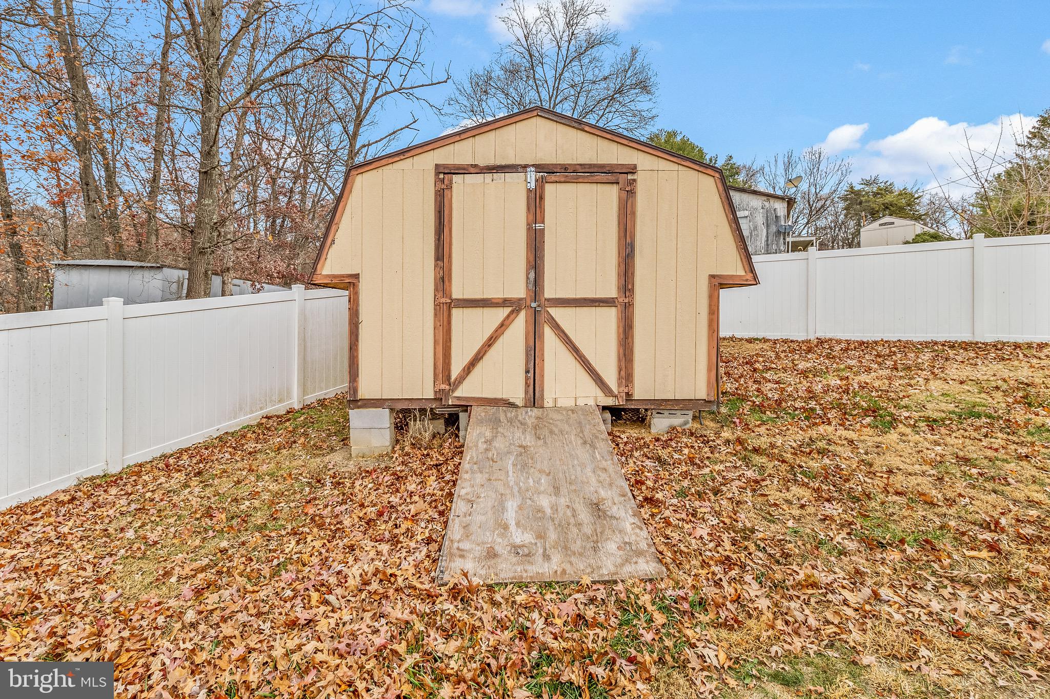 87 Explorer Lane Martinsburg, WV 25404 - Photo 26 of 27 a front view of a house with a yard