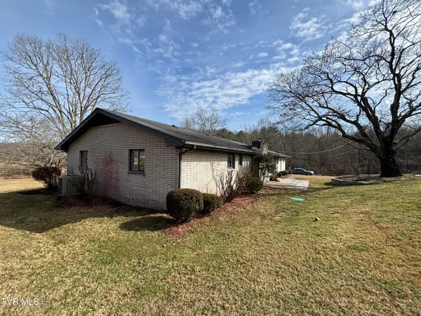 $374,000 | 12996 River Lane, Coeburn, VA 24230