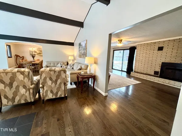 $374,000 | 12996 River Lane, Coeburn, VA 24230