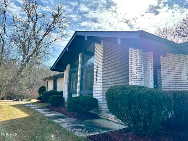 $374,000 | 12996 River Lane, Coeburn, VA 24230