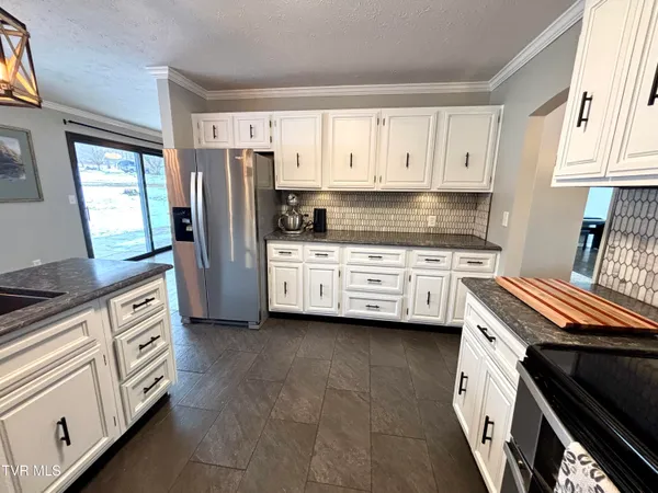 $374,000 | 12996 River Lane, Coeburn, VA 24230