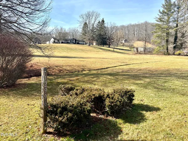$374,000 | 12996 River Lane, Coeburn, VA 24230