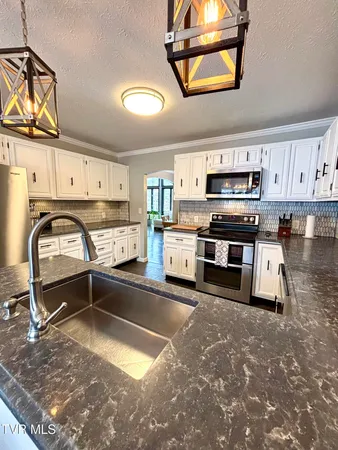 $374,000 | 12996 River Lane, Coeburn, VA 24230