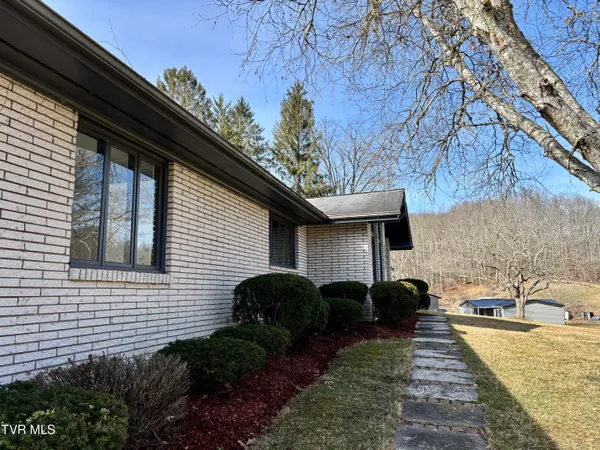 $374,000 | 12996 River Lane, Coeburn, VA 24230
