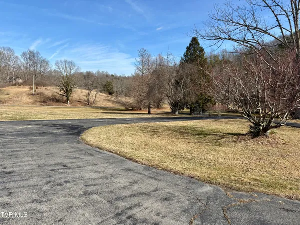 $374,000 | 12996 River Lane, Coeburn, VA 24230