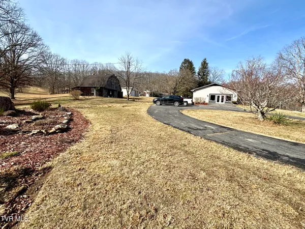 $374,000 | 12996 River Lane, Coeburn, VA 24230