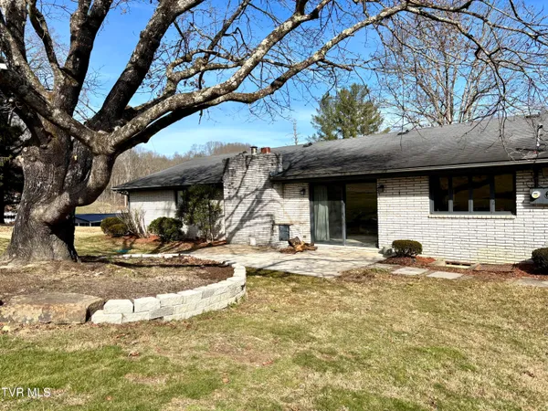 $374,000 | 12996 River Lane, Coeburn, VA 24230