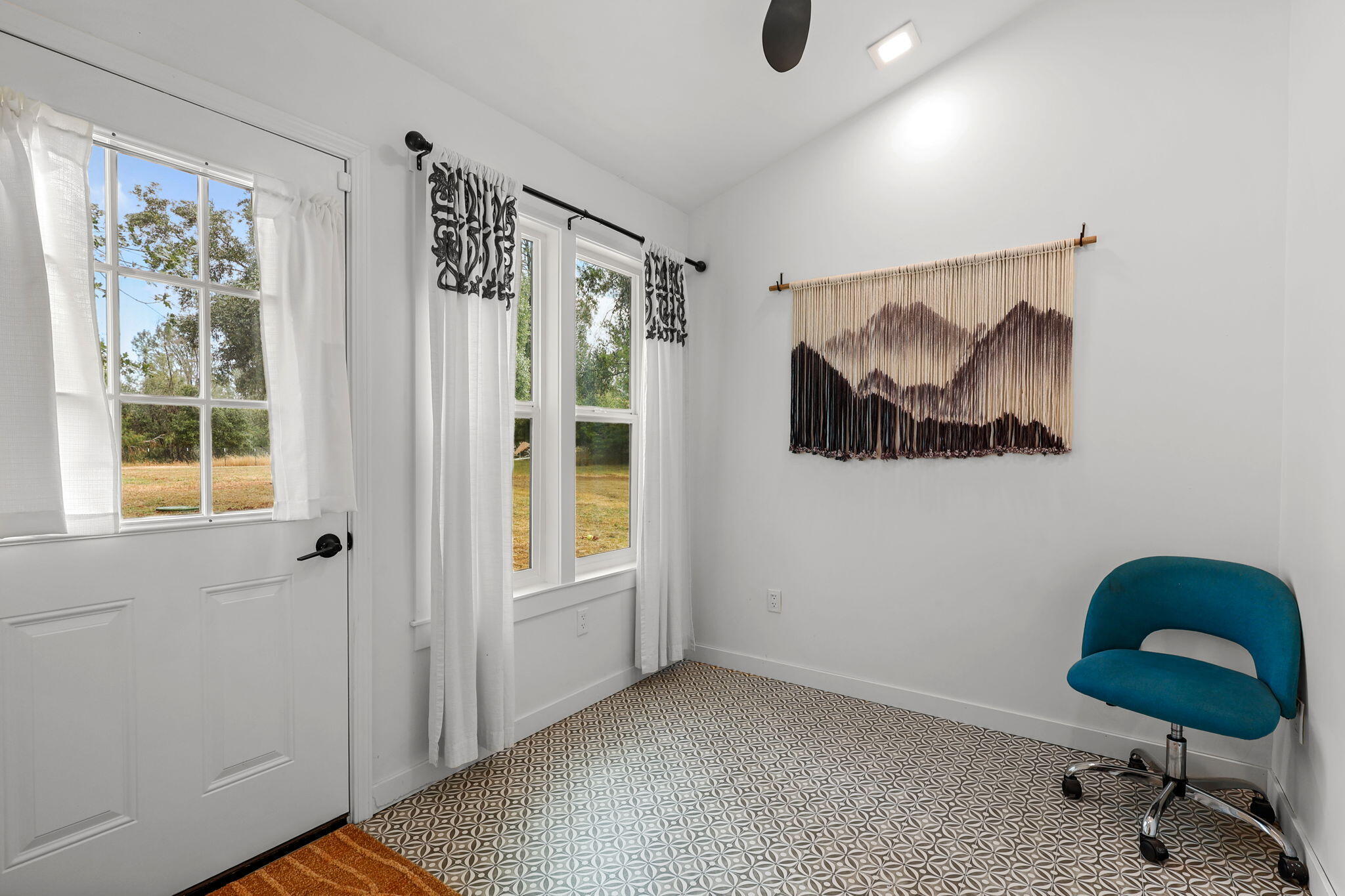 7128 Happy Valley Road Anderson, CA 96007 - Photo 33 of 48 Office or Bonus Room