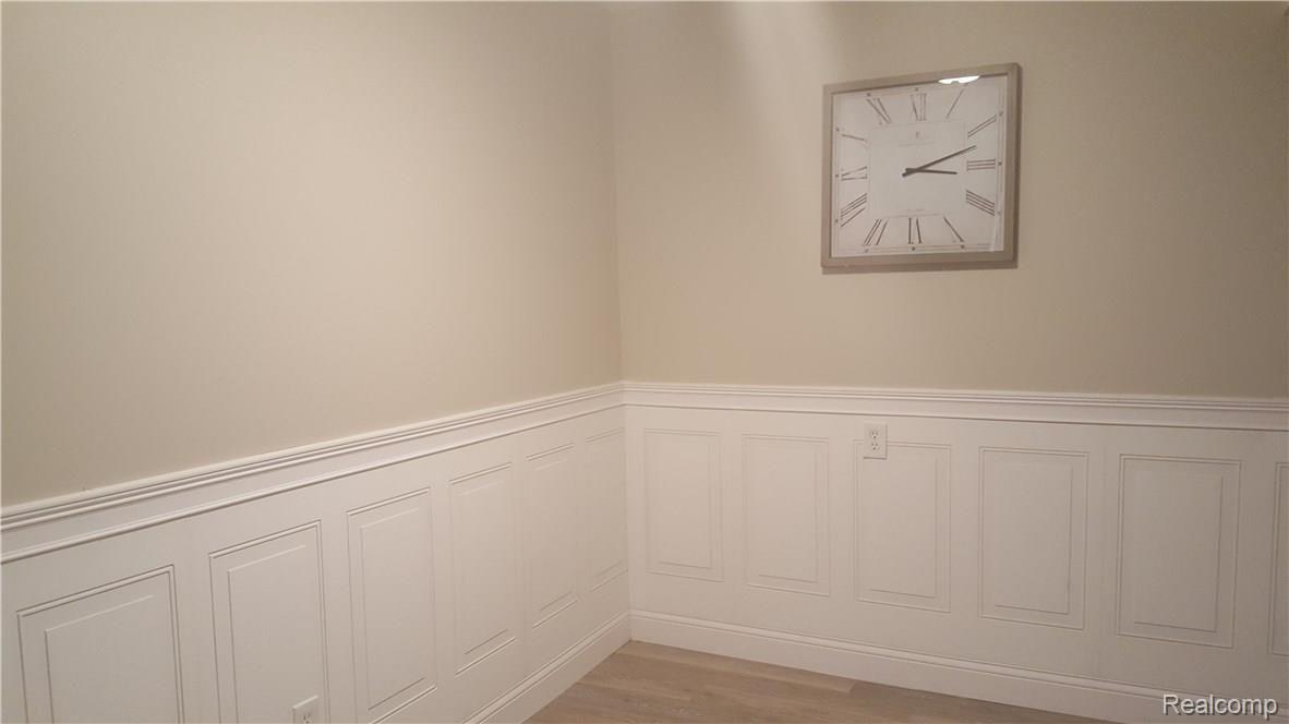 29233 Hayes Road, Unit 2 Warren, MI 48088 - Photo 10 of 17 20180717_150953.jpg