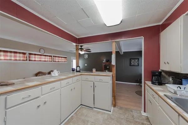$1,395 | 221 West Burton Street, Sherman, TX 75092