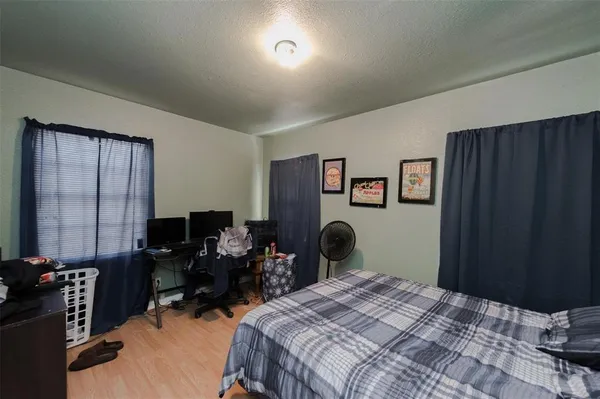 $1,395 | 221 West Burton Street, Sherman, TX 75092