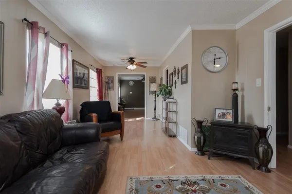 $1,395 | 221 West Burton Street, Sherman, TX 75092