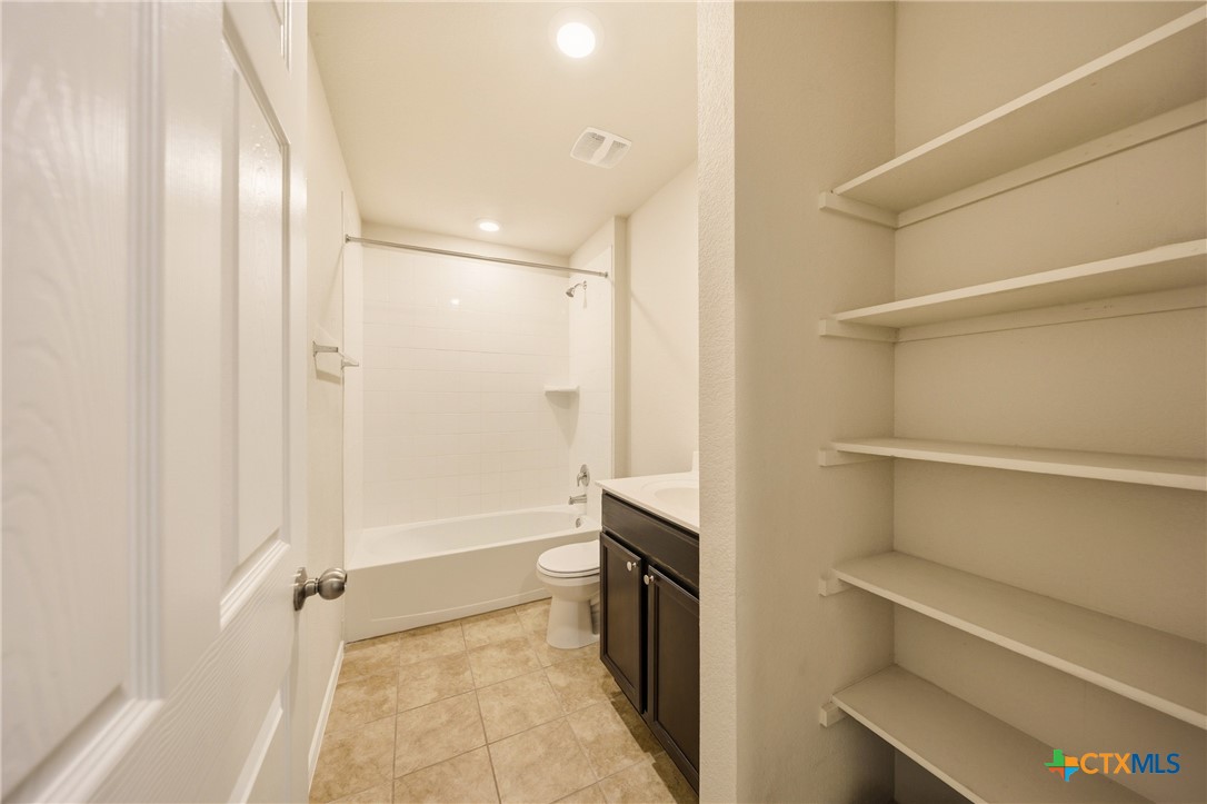 9506 Falme Lane Killeen, TX 76542 - Photo 20 of 27 a view of bathroom with shower