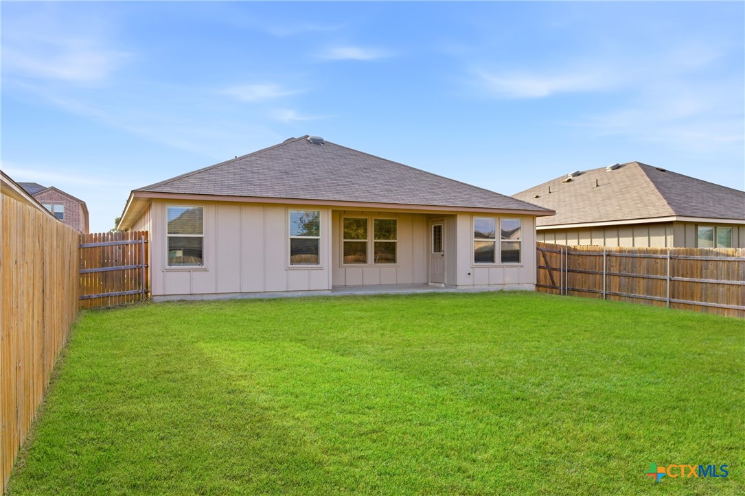 9506 Falme Lane Killeen, TX 76542 - Photo 26 of 27 a view of a yard in front of a house