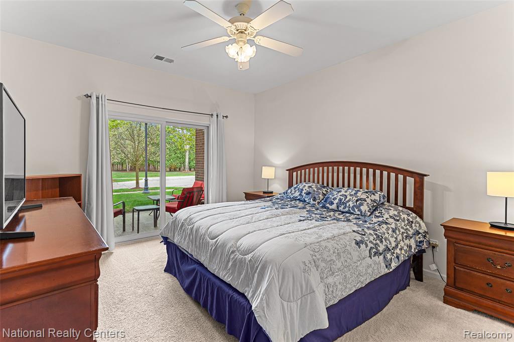 1637 Deepwood Circle Rochester, MI 48307 - Photo 16 of 34