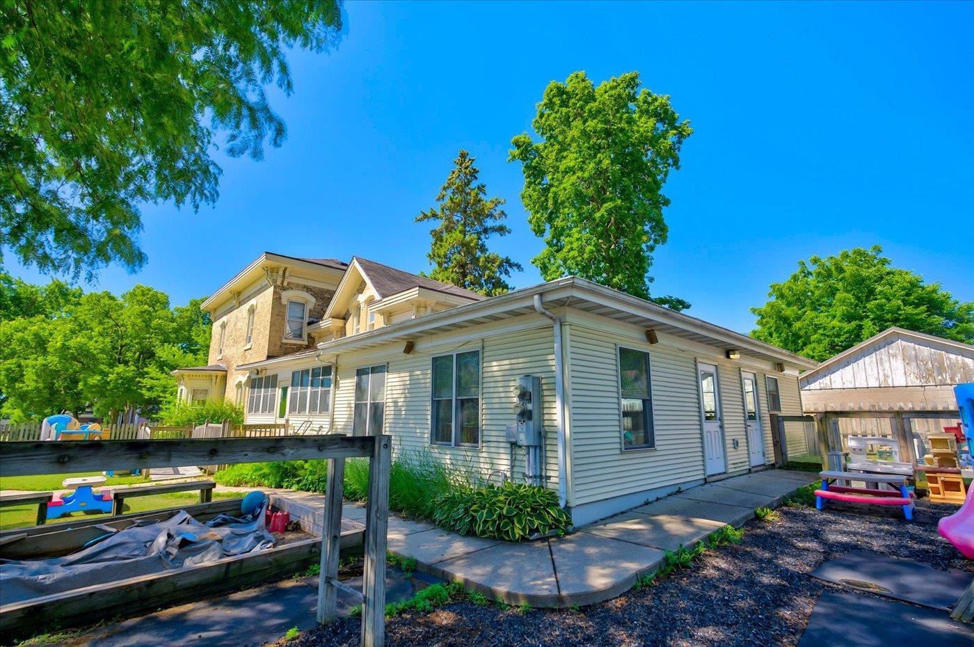231 4th Street Baraboo, WI 53913 - Photo 12 of 46