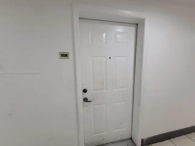 $2,550 | 120 Southwest 8th Avenue, Unit 501, Miami, FL 33130