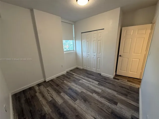 $2,550 | 120 Southwest 8th Avenue, Unit 501, Miami, FL 33130