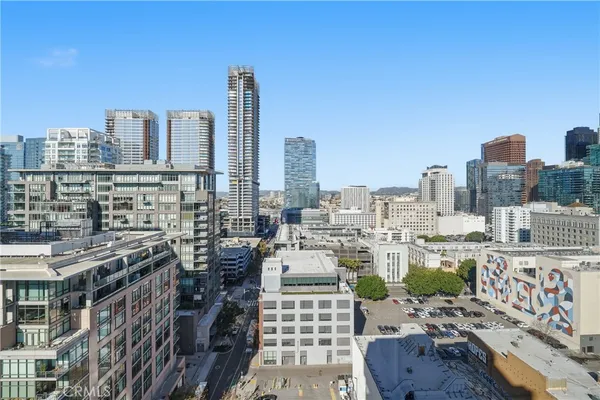 a picture of city view