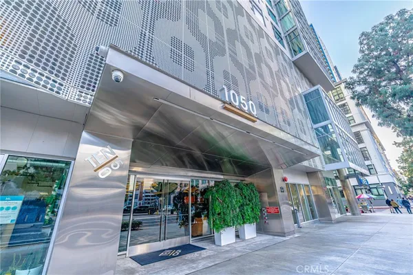 $5,500 | 1050 South Grand Avenue, Unit 1801, Los Angeles, CA 90015