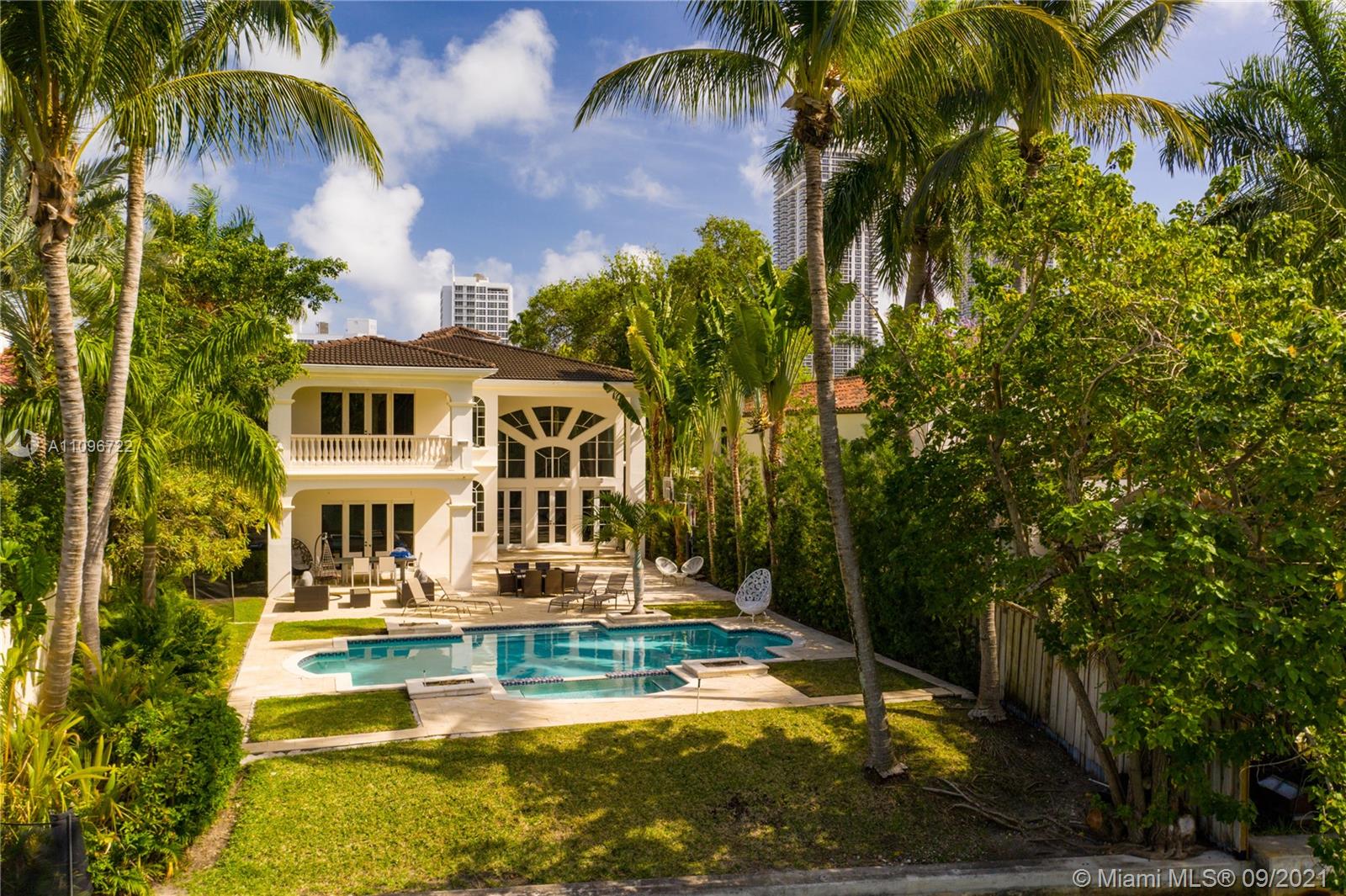 4900 Pine Tree Drive Miami Beach, FL 33140 - Photo 2 of 64