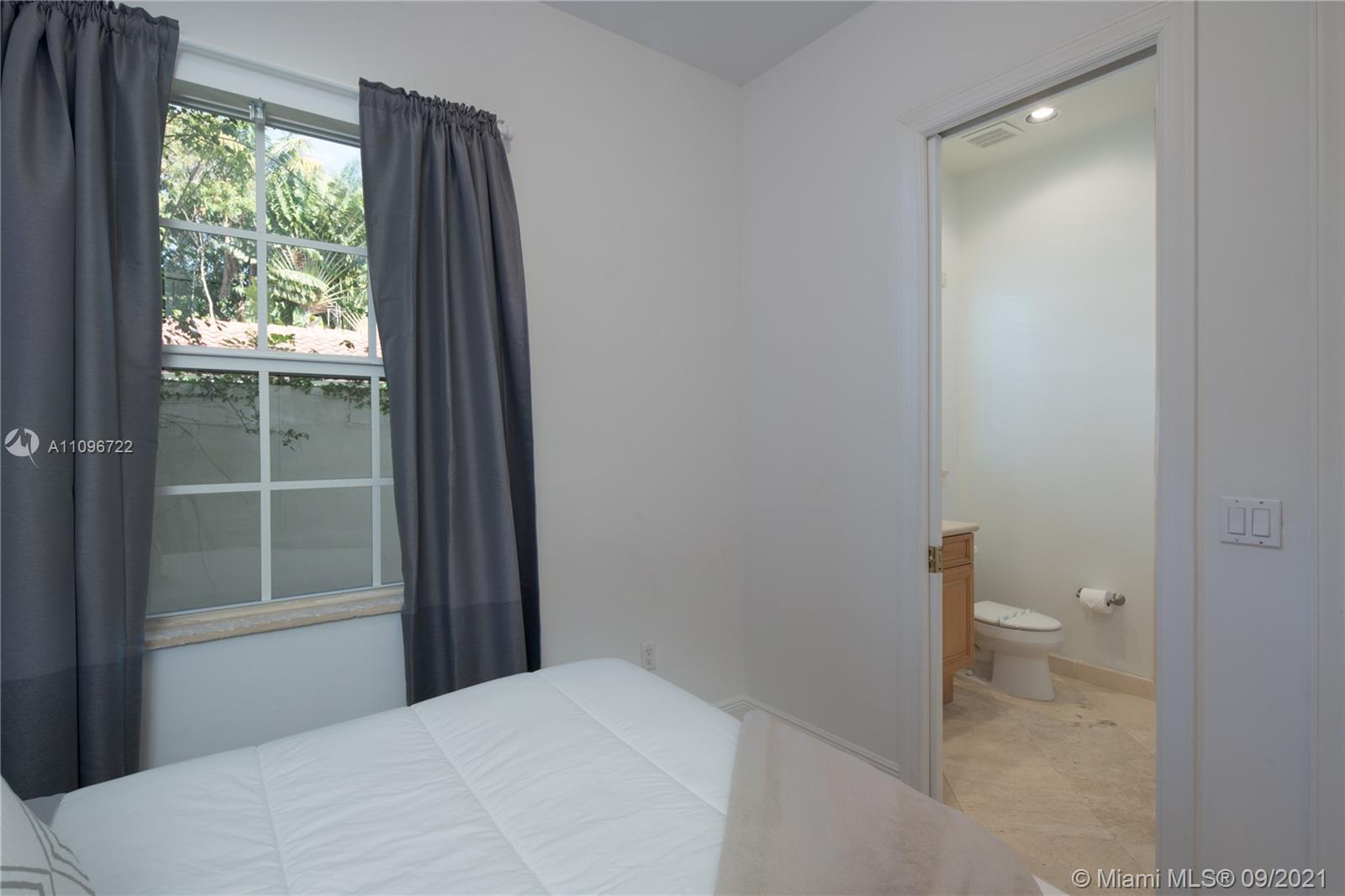 4900 Pine Tree Drive Miami Beach, FL 33140 - Photo 26 of 64