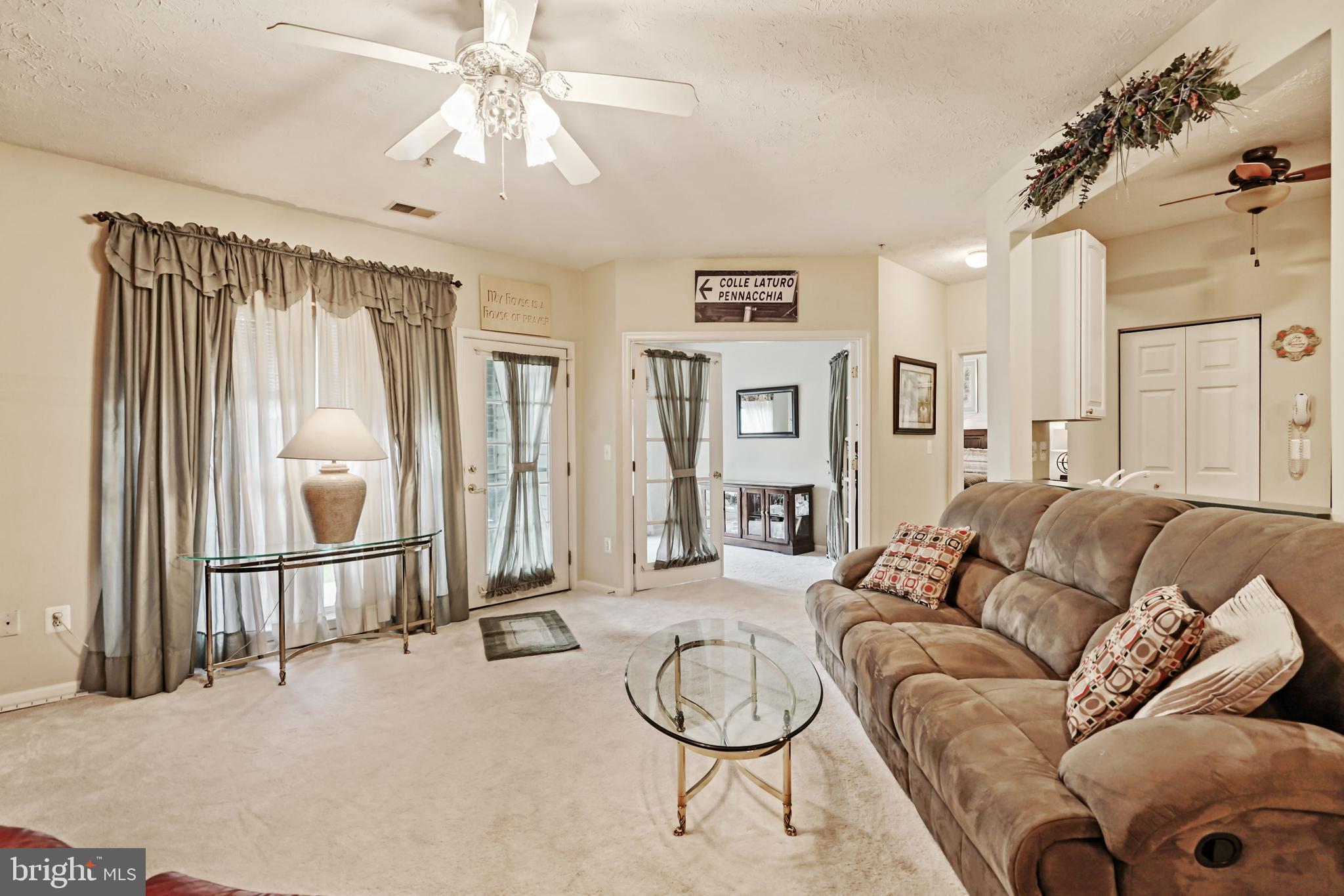 4816 Brightleaf Court Rosedale, MD 21237 - Photo 6 of 28 Living Room