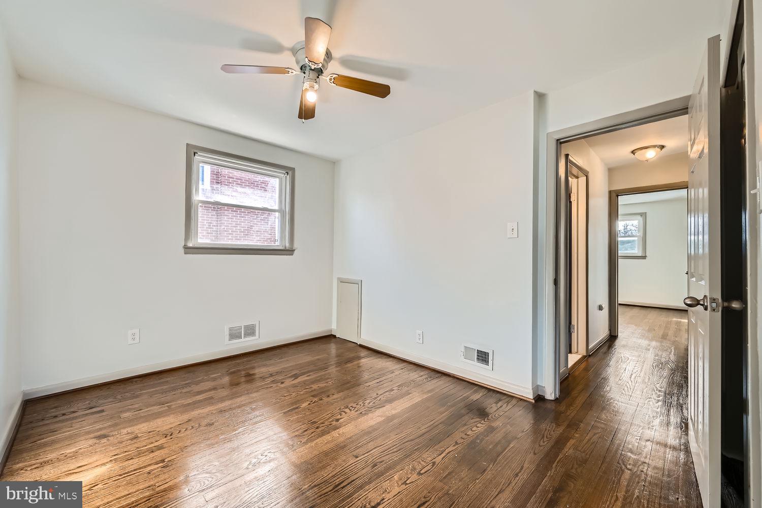 6611 Golden Ring Road Baltimore, MD 21237 - Photo 8 of 33