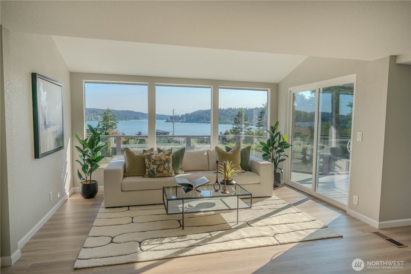 15210 Gibralter Road Anacortes, WA 98221 - Photo 7 of 25 Gallery Image 7