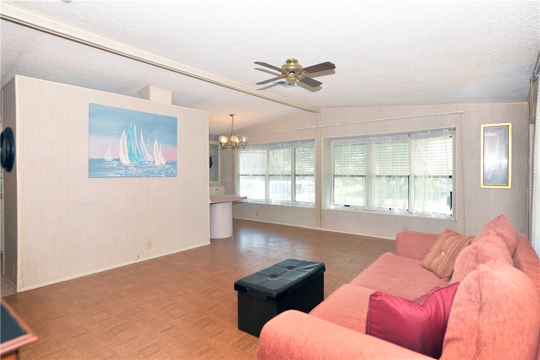 642 Periwinkle Circle Sebastian, FL 32976 - Photo 7 of 36