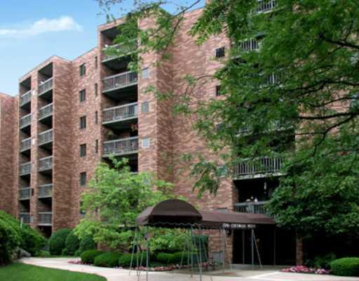 1500 Cochran Road, Unit 609 Pittsburgh, PA 15243 - Photo 1 of 11 Exterior Front.
