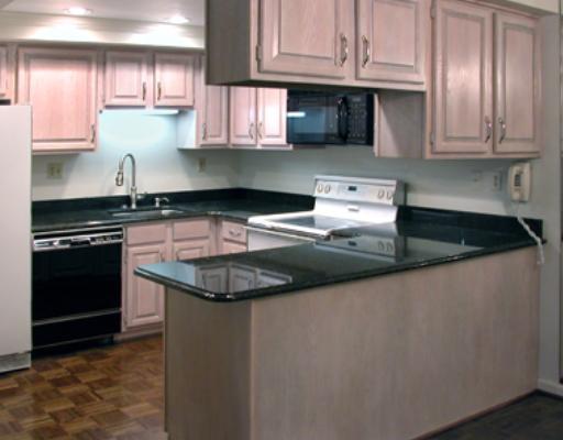 1500 Cochran Road, Unit 609 Pittsburgh, PA 15243 - Photo 3 of 11 Kitchen.