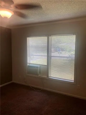 a view of empty room with window