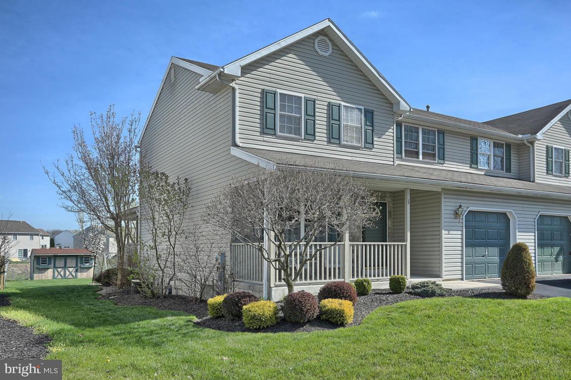 237 Bainbridge Circle Sinking Spring, PA 19608 - Photo 3 of 25