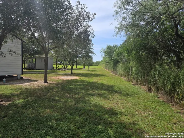 $199,500 | 464 County Road 613, Skidmore, TX 78389