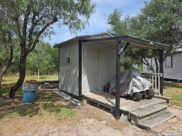 $199,500 | 464 County Road 613, Skidmore, TX 78389
