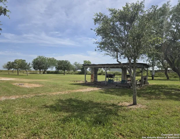 $199,500 | 464 County Road 613, Skidmore, TX 78389