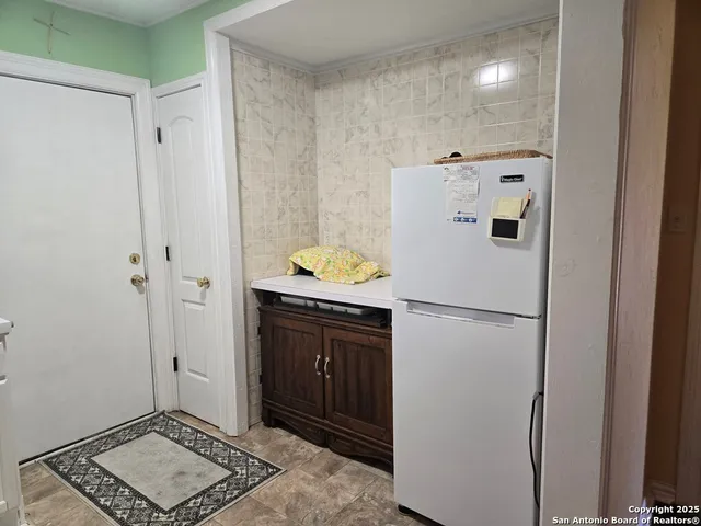 $199,500 | 464 County Road 613, Skidmore, TX 78389