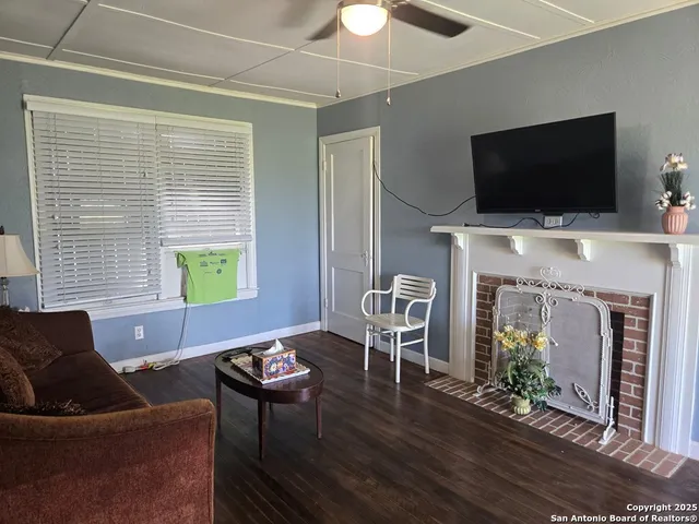 $199,500 | 464 County Road 613, Skidmore, TX 78389