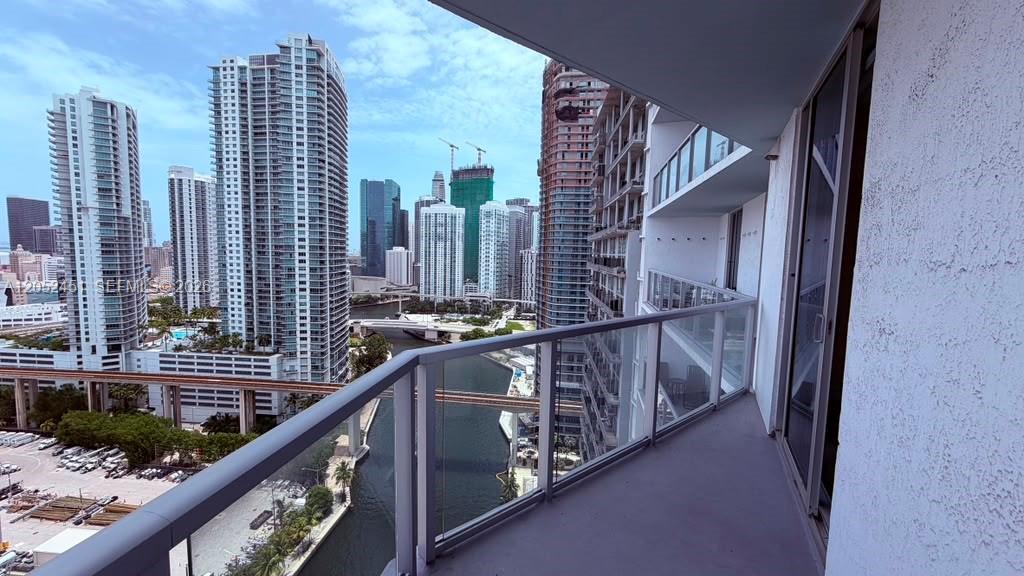 185 Southwest 7th Street, Unit 2505 Miami, FL 33130 - Photo 9 of 11